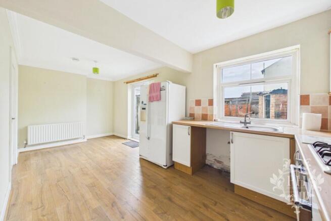 3 bed Semi-Detached for sale Image 10