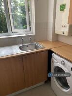 20, Barbot Close, London N9 9XW
