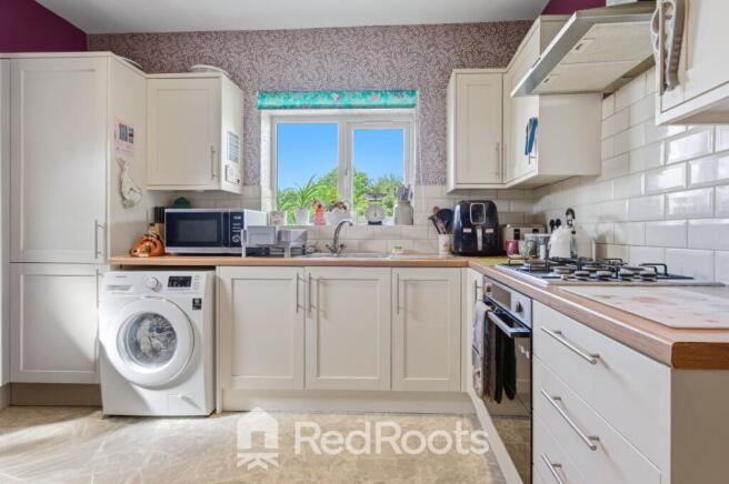 2 bed Semi-Detached Bungalow for sale Image 8