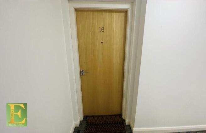Modern 1 Bed Flat in the heart of Kenilworth