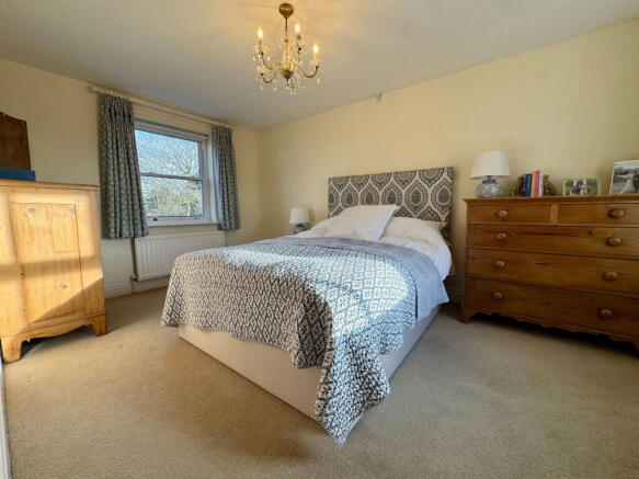 4 bed Detached for sale Image 10