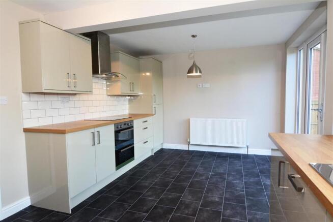 KITCHEN/DINER