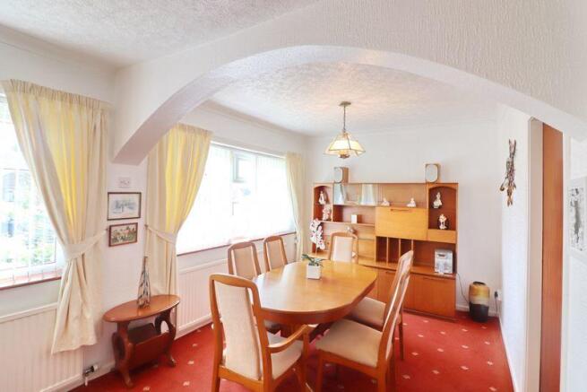 Lounge/Dining ...