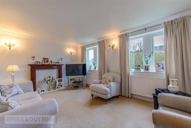 4 bed Detached for sale Image 9