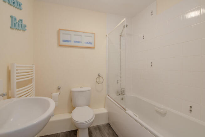 2 bed Apartment for sale Image 9