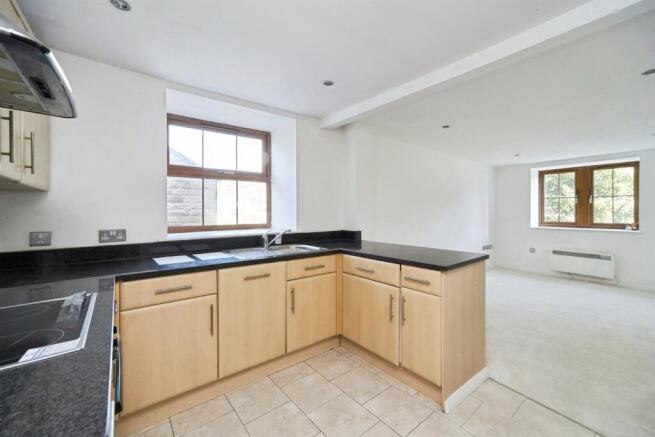 2 bed Flat for sale Image 4