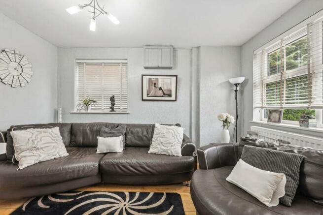 SITTING ROOM.jpg