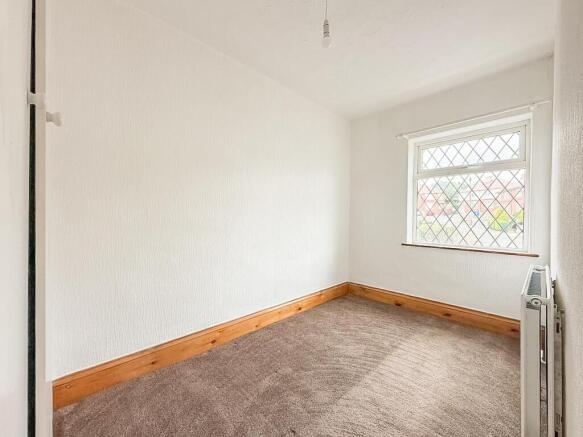 2 bed Terraced to rent Image 7