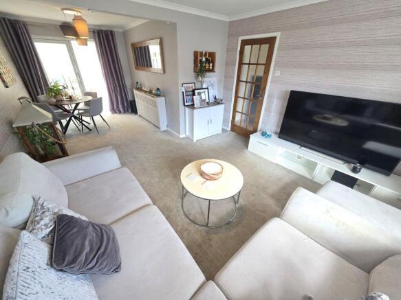 Lounge/Dining Room
