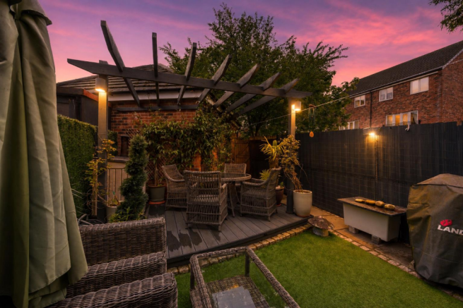 12WheatcroftGardens(Exterior)-.jpg