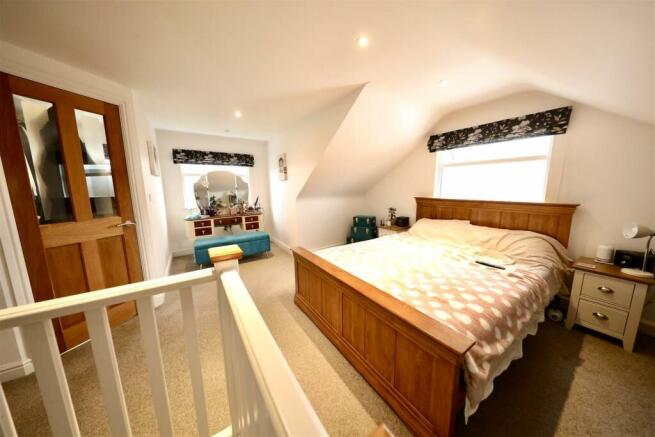 69 Silverdale - Loft space 2.jpg