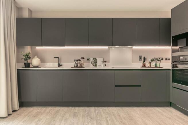 Kew Bridge Rise - 3-bedroom apartment