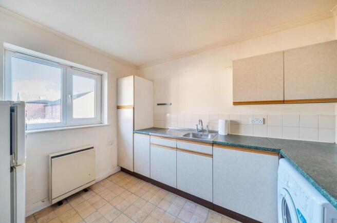 2 bed Apartment for sale Image 4