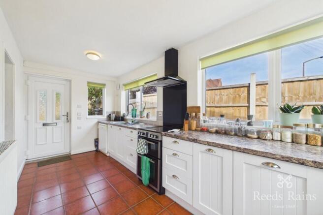 4 bed Detached for sale Image 4