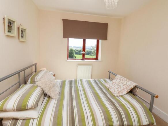 3 bed House for sale Image 11