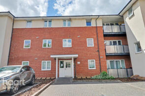 30, Tuscany House, Medici Close, Ilford IG3 8FE