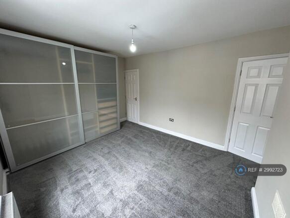 2 bed Terraced to rent Image 7