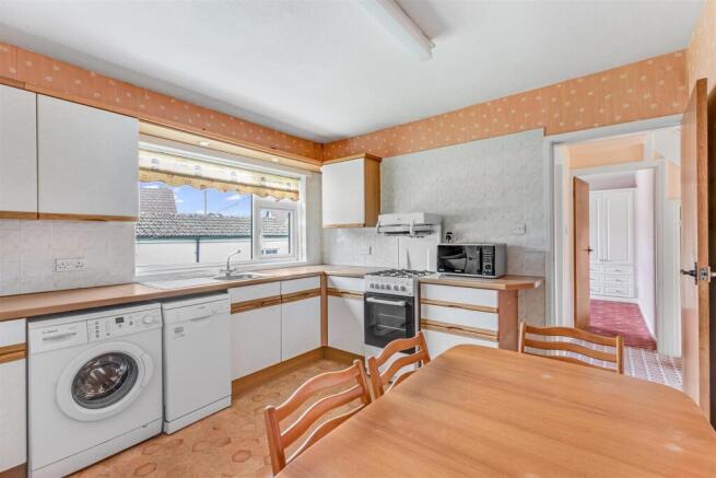 4 bed Detached for sale Image 7