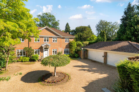 Rosslyn Park, Weybridge, KT13