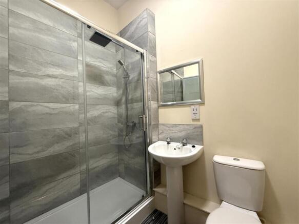 1 bed House to rent Image 4
