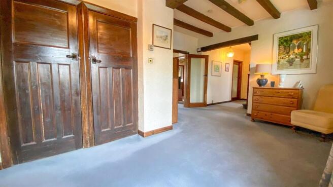 Hallway 1.jpg