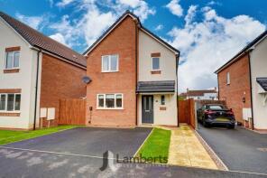 4, Royal Oak Drive, Studley B80 7FU