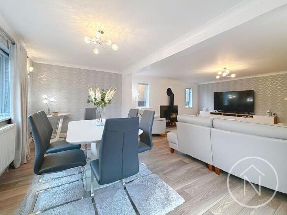 4 bed Detached for sale Image 12