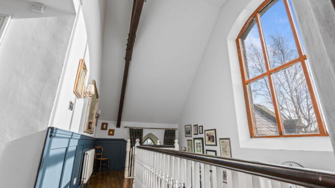 5 bed Detached for sale Image 5