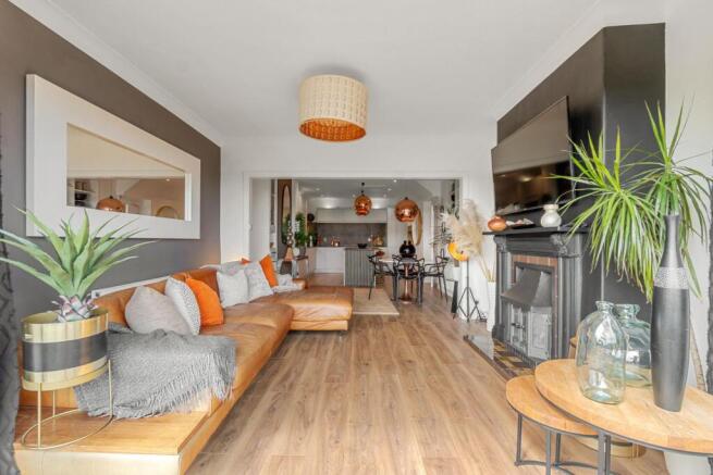 4 bed Detached for sale Image 7