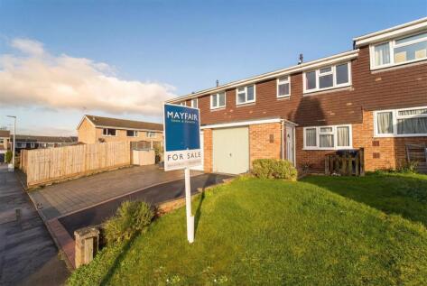 Brent Close, Hutton - GREAT LOCATION!