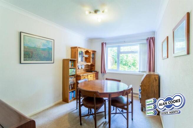 4 bed Detached for sale Image 7