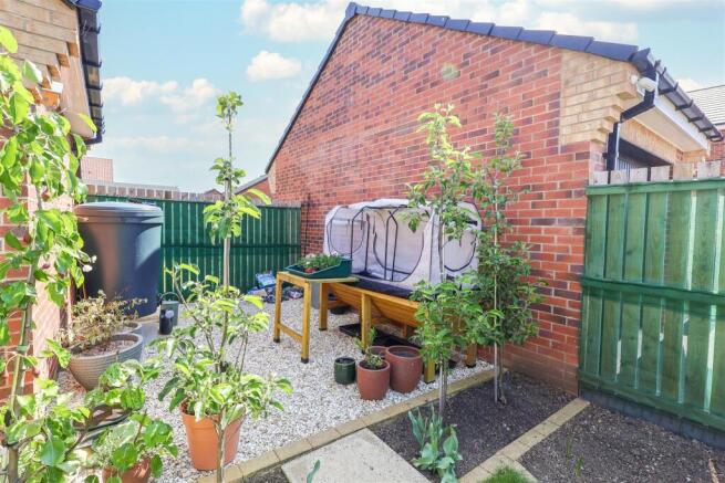 4 bed Detached for sale Image 9
