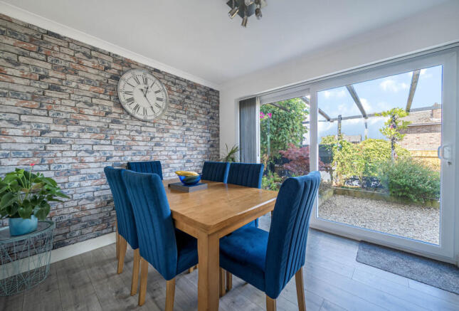 1320905-7-686e53f...