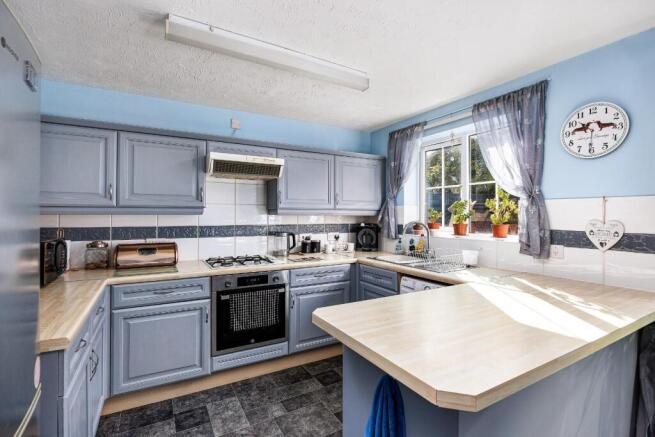 Cramswell Close, Haverhill photo 4