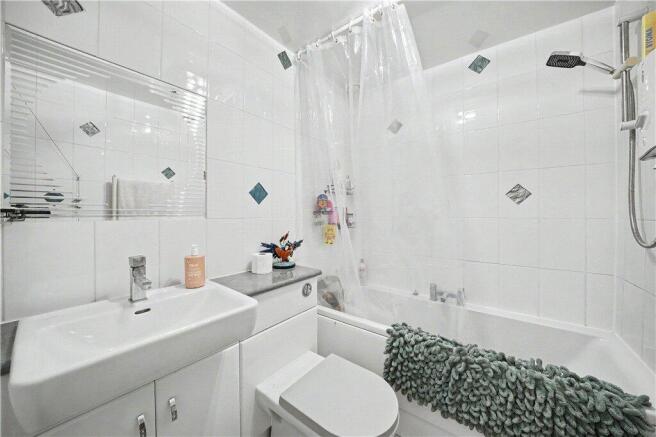3 bed Apartment for sale Image 11