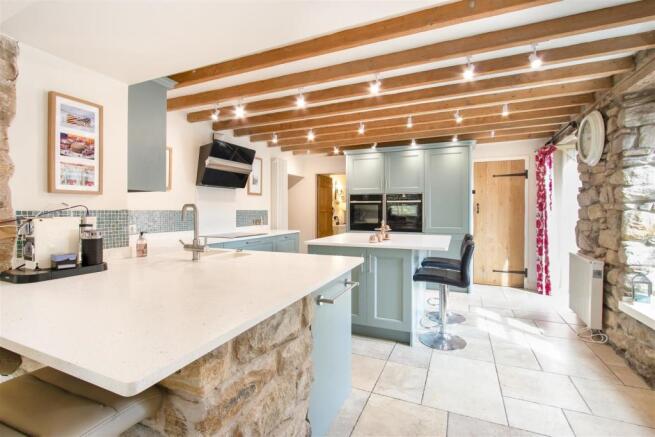 Kitchen3.jpg