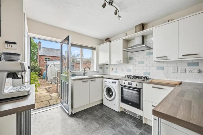 Kitchen to garden.jpg