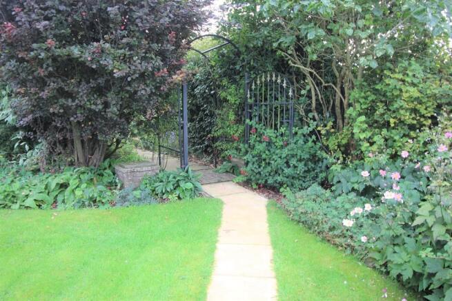 Photo 10