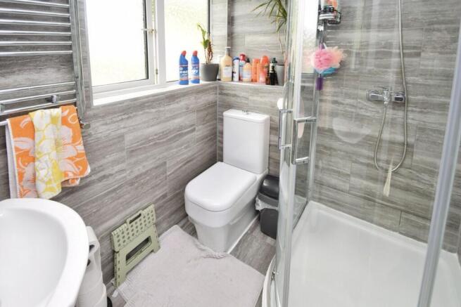6853c4fc-Bathroom