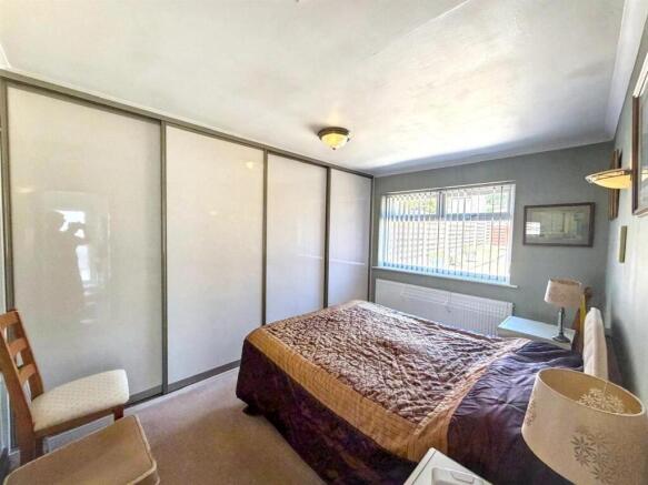 1 bed Semi-Detached Bungalow for sale Image 8