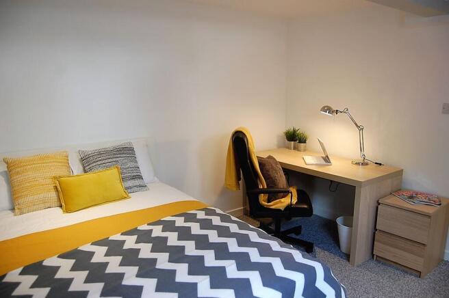 4 bed Terraced to rent Image 5