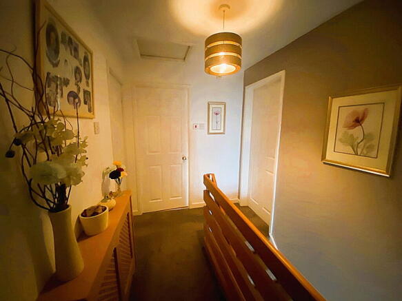 4 bed Detached for sale Image 11