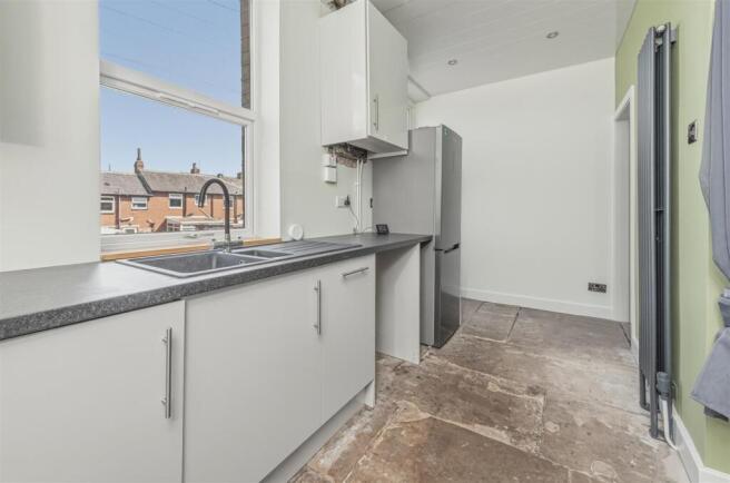 2 bed Terraced for sale Image 9