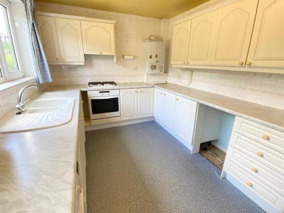 kitchen 1.jpg