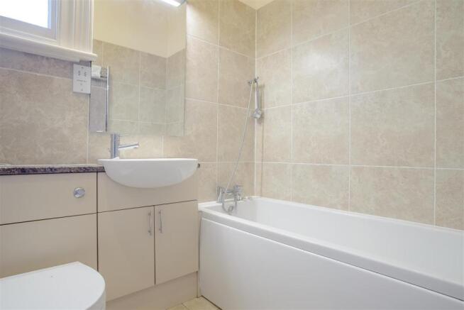 8390710-interior30.jpg