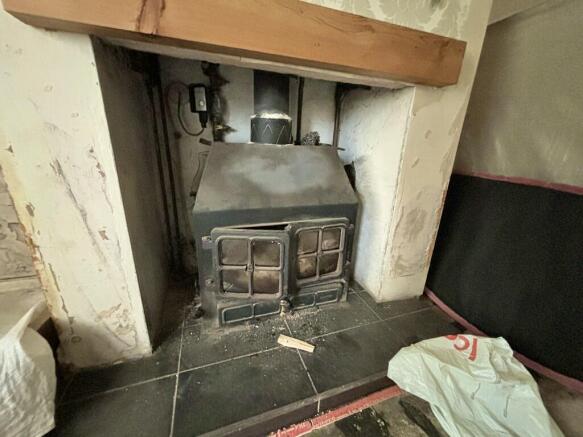 Log burning stove