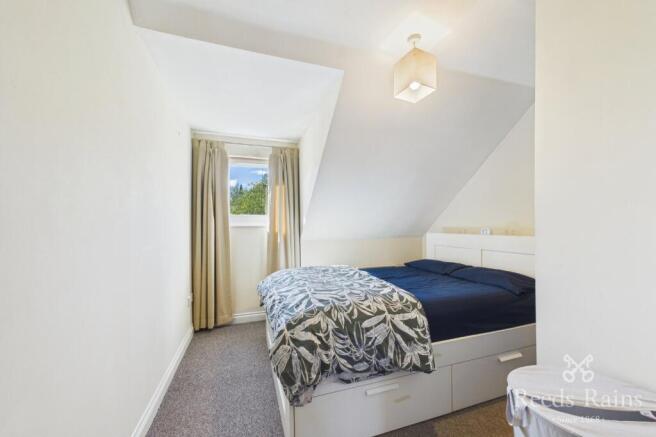 2 bed Penthouse for sale Image 8