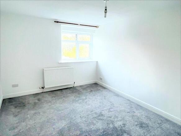 2 bed Terraced for sale Image 6