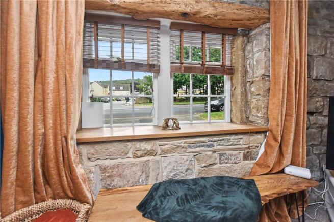 3 bed Semi-Detached for sale Image 3