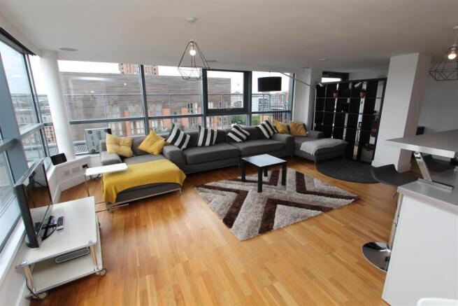 Living Room 1.JPG